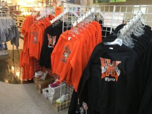 Red Oak Hardware's team gear